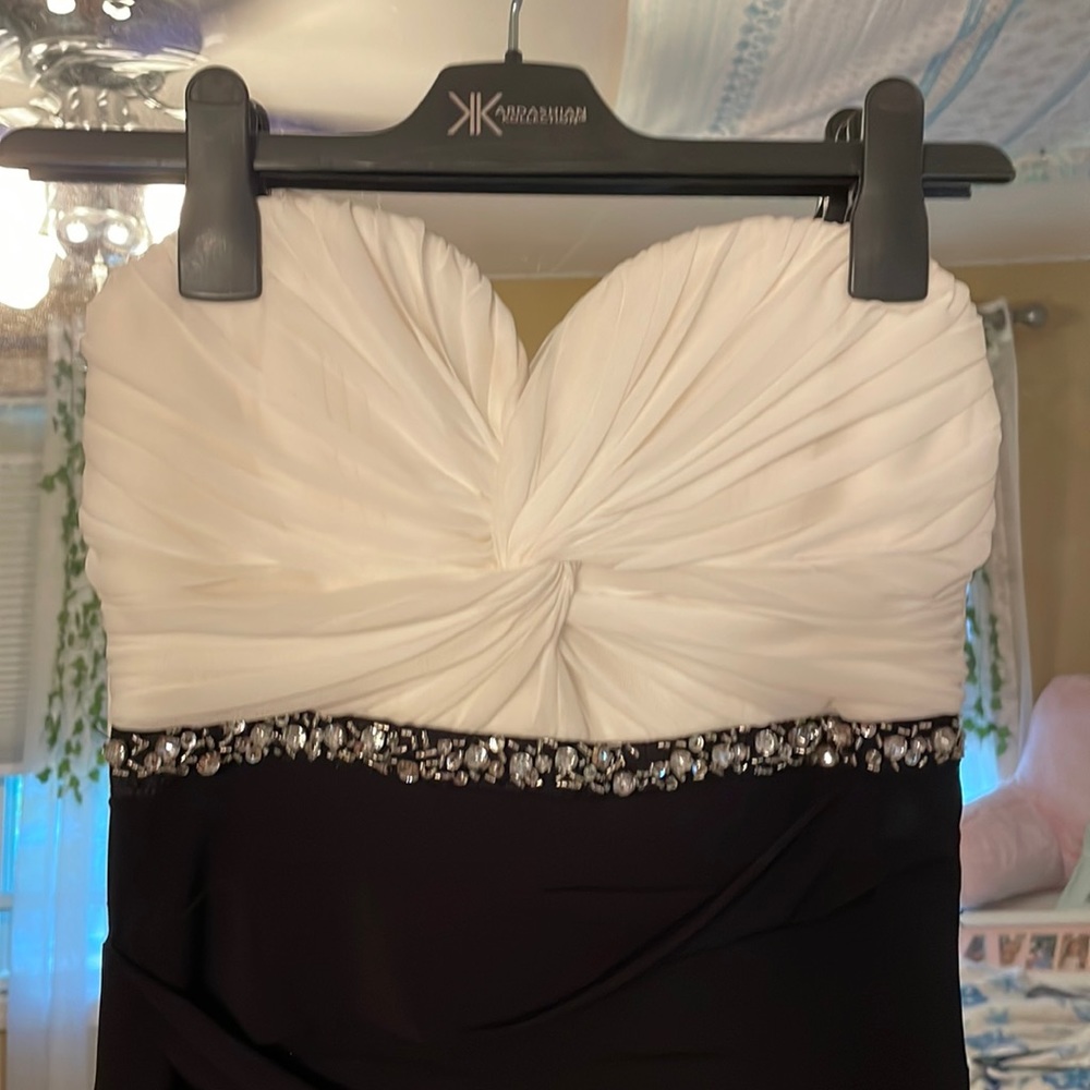 Women’s M Stunning Strapless mini dress